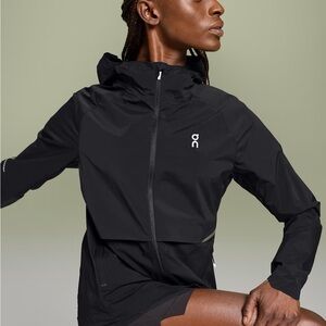 On Cloud Running Women's Core Jacket in Black
